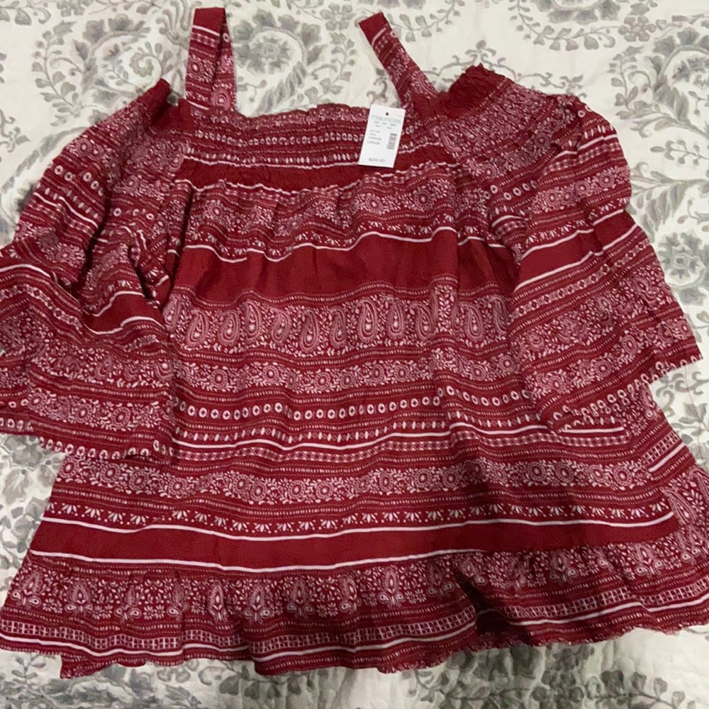 Maurice’s Red and White Paisley Cold Shoulder  size L-BNWT top